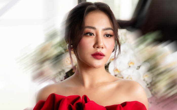 Văn Mai Hương là nữ ca sĩ sở hữu giọng hát nội lực, tên tuổi gắn liền với nhiều ca khúc như: Cầu hôn, Đốt, Những khát khao ấy...