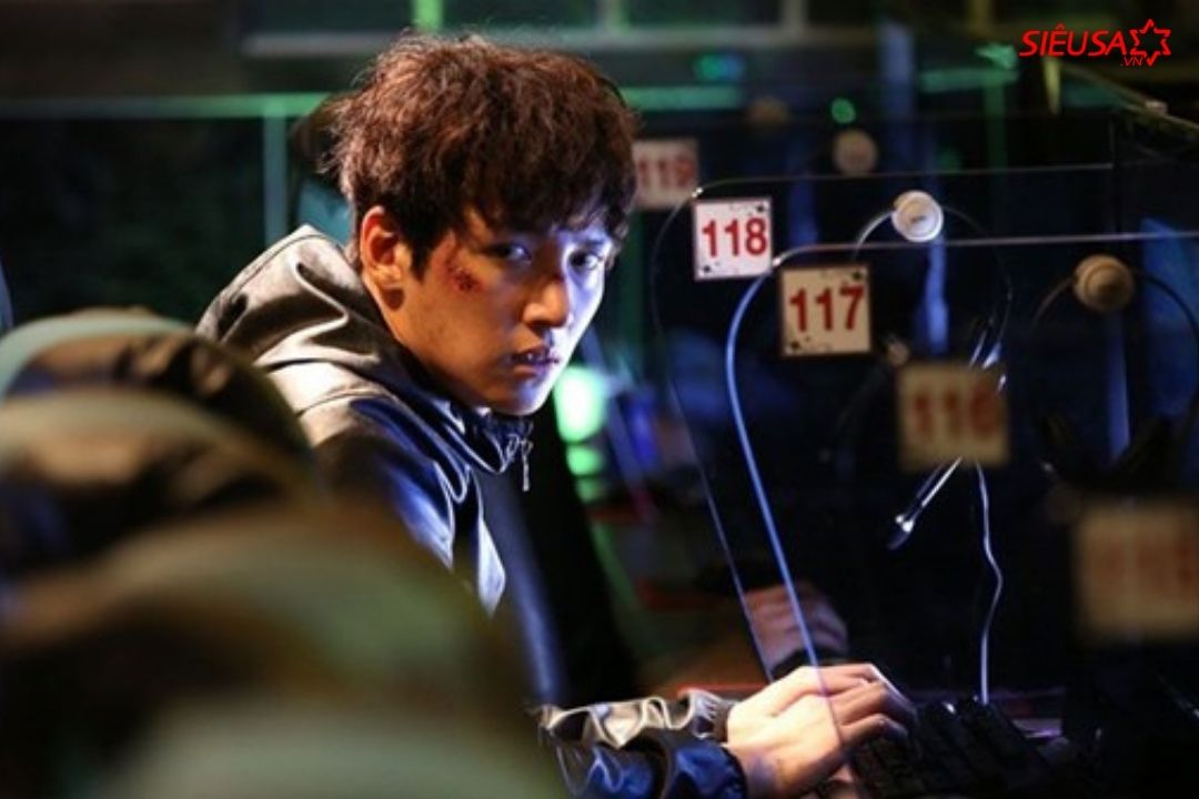 Lee Chang Wook trong phim thành phố ảo