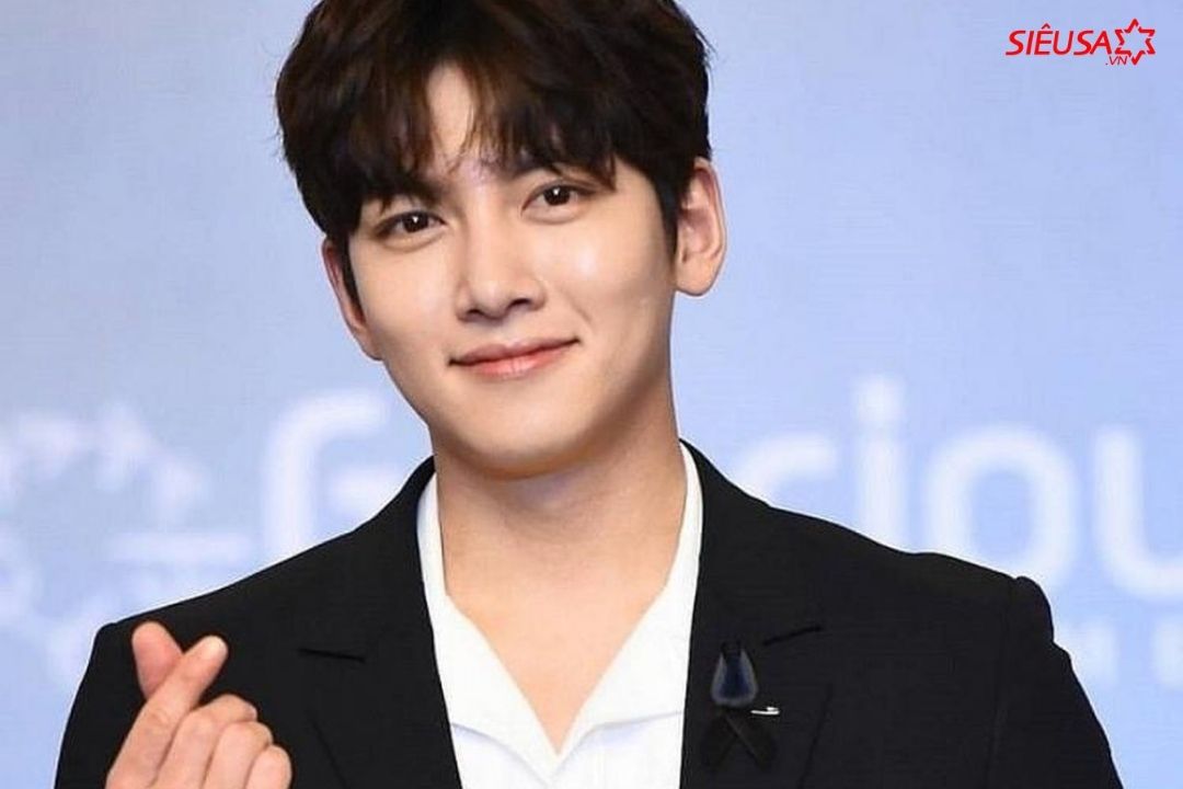 JTBC xác nhận việc nam diễn viên Ji Chang Wook bị nhiễm corona