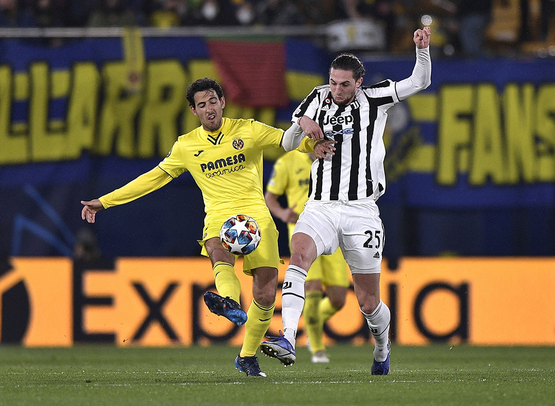 Juventus (áo trắng đen) có trận đấu dưới cơ Villarreal 