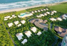 Sở hữu vị trí tuyệt đẹp bên bờ biển xanh trong như ngọc, cảnh quan cây xanh tươi tốt, đa dạng kết hợp hài hòa với kiến trúc địa phương độc đáo