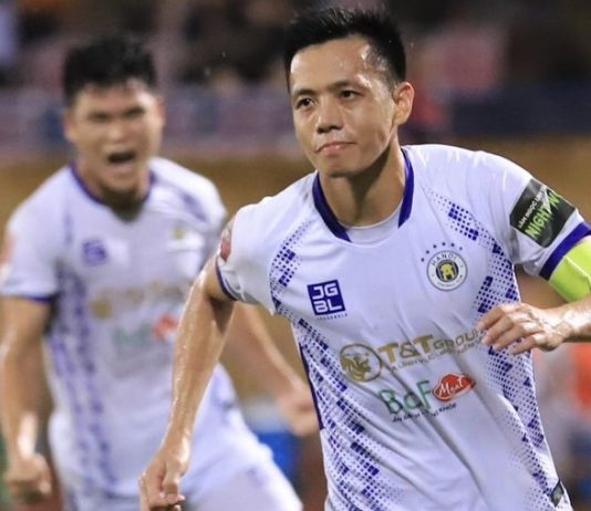 Hà Nội FC thắng cách biệt Hải Phòng trên sân Hàng Đẫy.